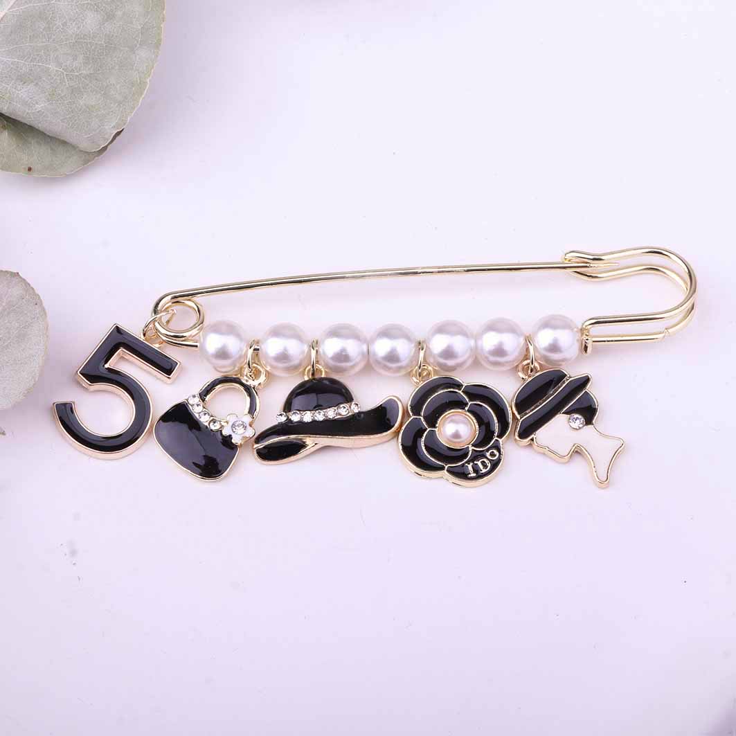 سنجاق سینه مدل سنجاق قفلی