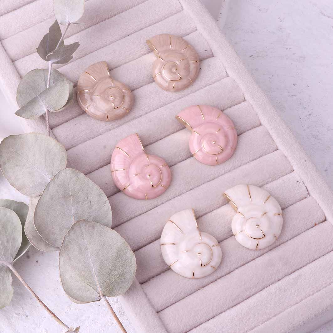 گوشواره میخی میناکاری حلزون